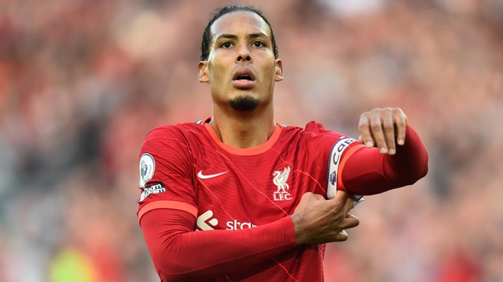 Van Dijk revels in pressure of Liverpool’s enduring feud with Man Utd