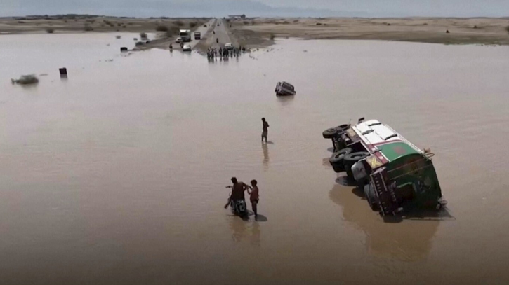 24 missing after heavy floods in Yemen