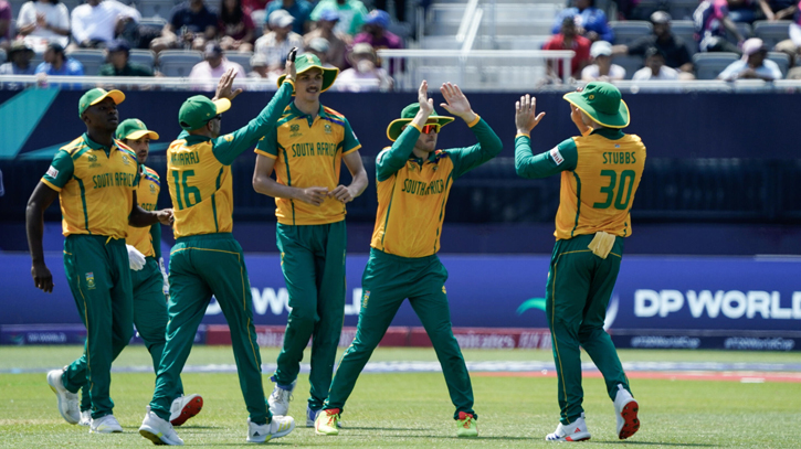 Nortje takes 4-7 as South Africa beat Sri Lanka in T20 World Cup