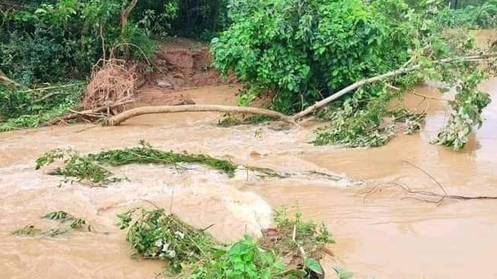 ফেনীতে পানিবন্দি ৪ হাজার পরিবার, বন্যা পরিস্থিতির অবনতি