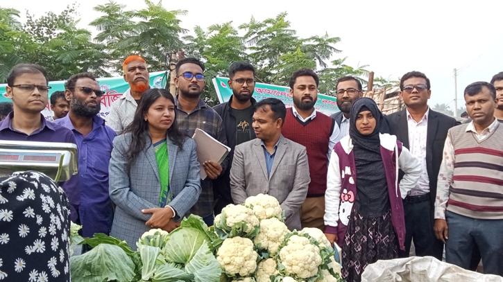 ঝিকরগাছায় আমাদের সবজি বাজারের শুভ উদ্বোধন 