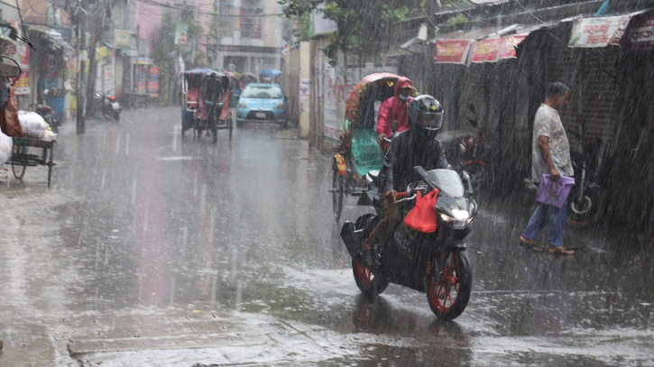 দুপুরের মধ্যে ৫ অঞ্চলে বজ্রবৃষ্টির আভাস