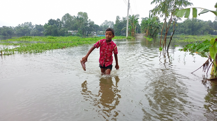 তিস্তায় বন্যা নিয়ন্ত্রণ বাঁধে ধস