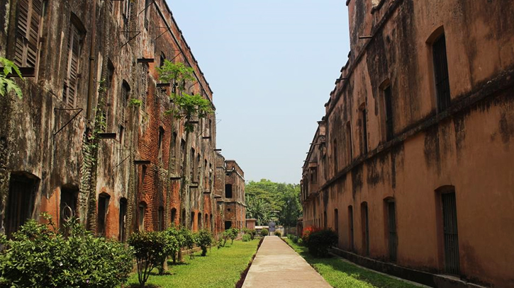 The Baliati Zamindar House stands as a testament to history, representing one of the few historical buildings in Manikganj.